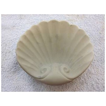 shell-plate-with-circles
