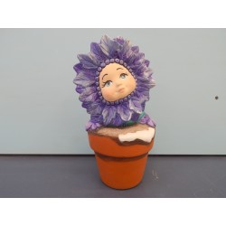 flower-kid-in-pot
